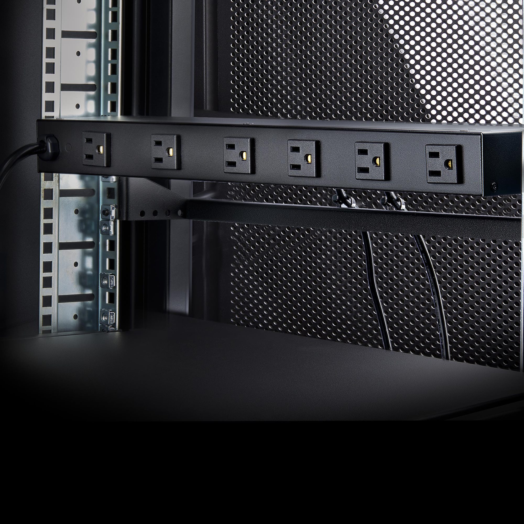 Add eight power outlets to a 19in server rack or cabinet