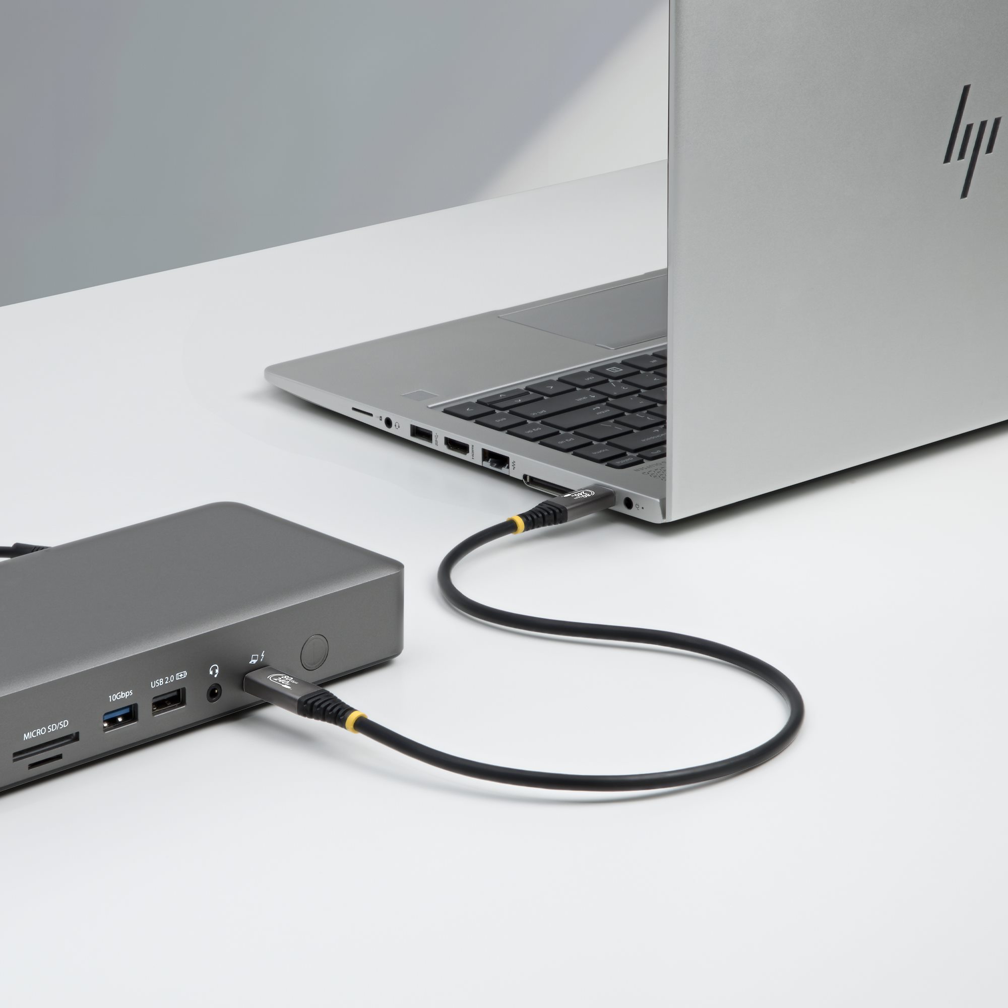 USB4デバイスに高速で信頼性の高い接続を実現するUSB-IF認証USB-Cケーブル
