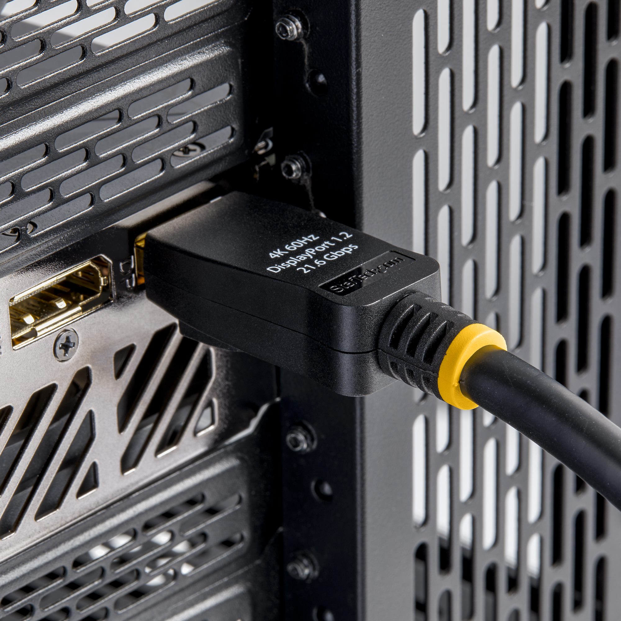 DisplayPortディスプレイポート DisplayPort 1.4 - HDMI 2.0 変換アダプター／4K60Hz